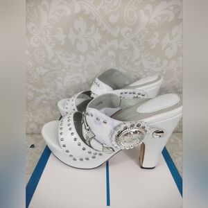 NIB Y Knot 'Take Me Away' Western Inspired White Platform Heels